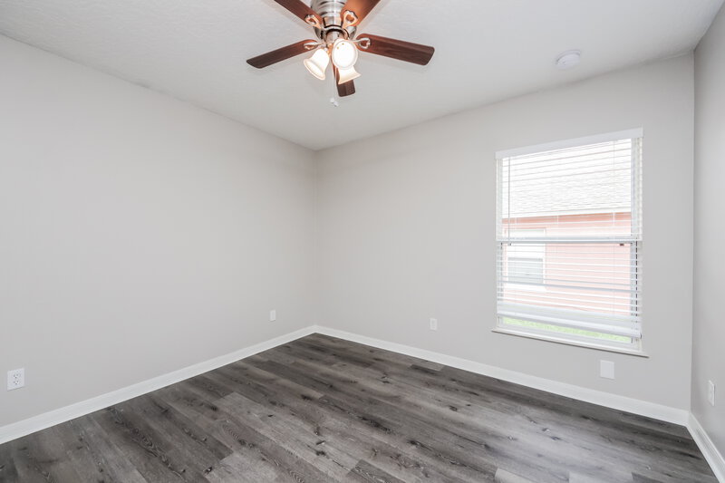 2,365/Mo, 4150 Waltham Forest Dr Tavares, FL 32778 Bedroom View 2