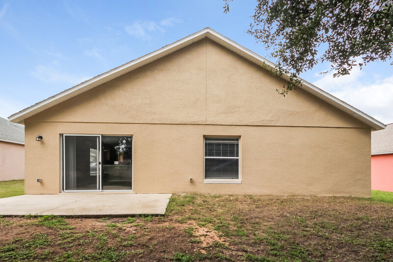 2,365/Mo, 4150 Waltham Forest Dr Tavares, FL 32778 Rear View