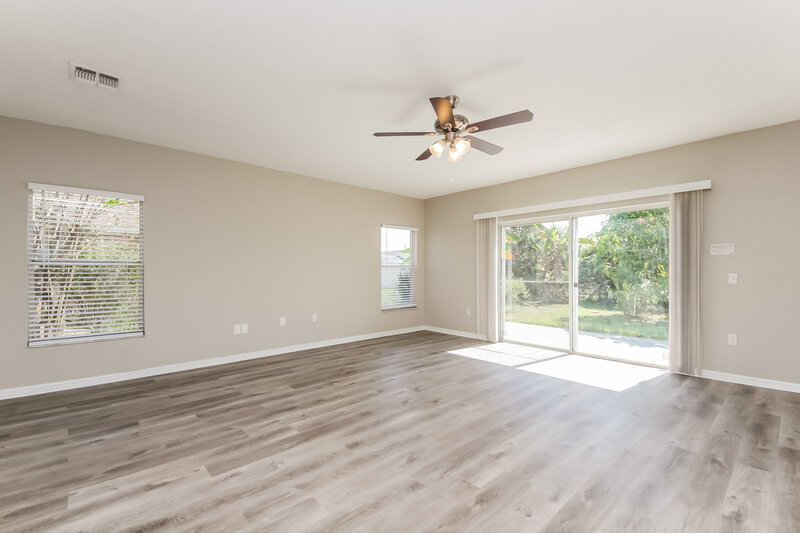 3,270/Mo, 318 Alegriano Ct Kissimmee, FL 34758 Living Room View
