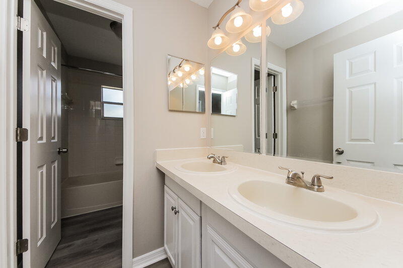 3,270/Mo, 318 Alegriano Ct Kissimmee, FL 34758 Bathroom View