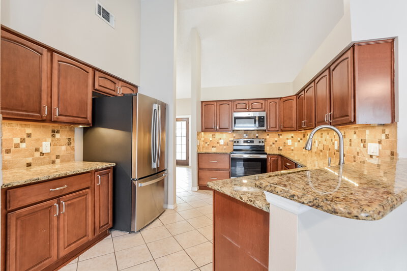 2,415/Mo, 628 Wechsler Cir Orlando, FL 32824 Kitchen View