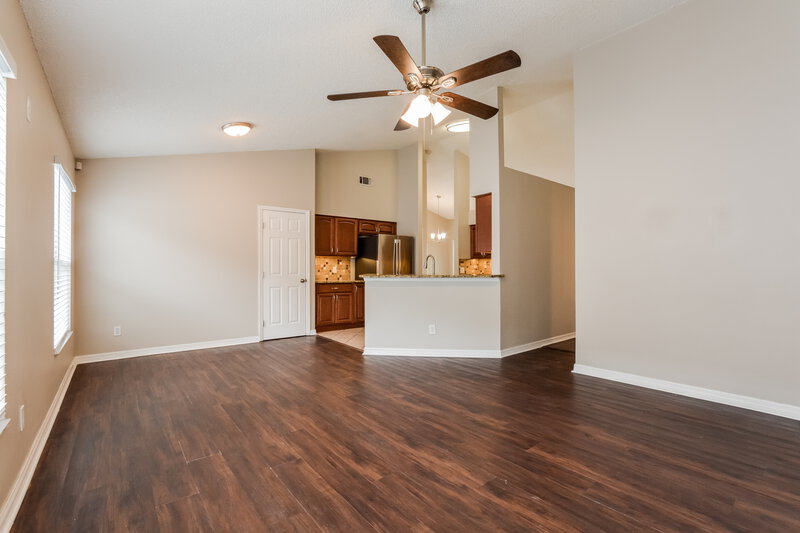 2,415/Mo, 628 Wechsler Cir Orlando, FL 32824 Family Room View 2