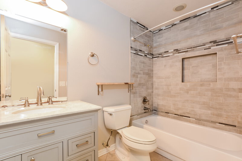 2,415/Mo, 628 Wechsler Cir Orlando, FL 32824 Bathroom View