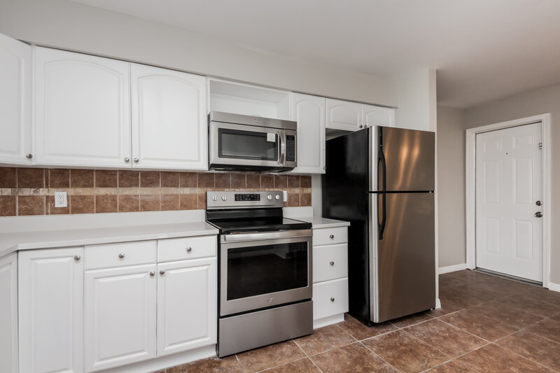 3,460/Mo, 12242 Medan St Orlando, FL 32837 Kitchen View 2
