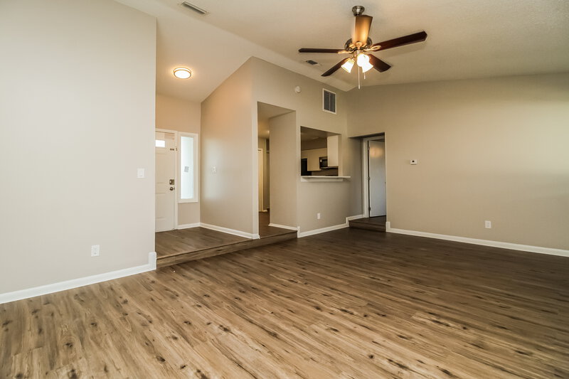 3,270/Mo, 1533 Colony Ave Kissimmee, FL 34744 Living Room View 2