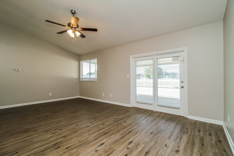 3,270/Mo, 1533 Colony Ave Kissimmee, FL 34744 Living Room View 3