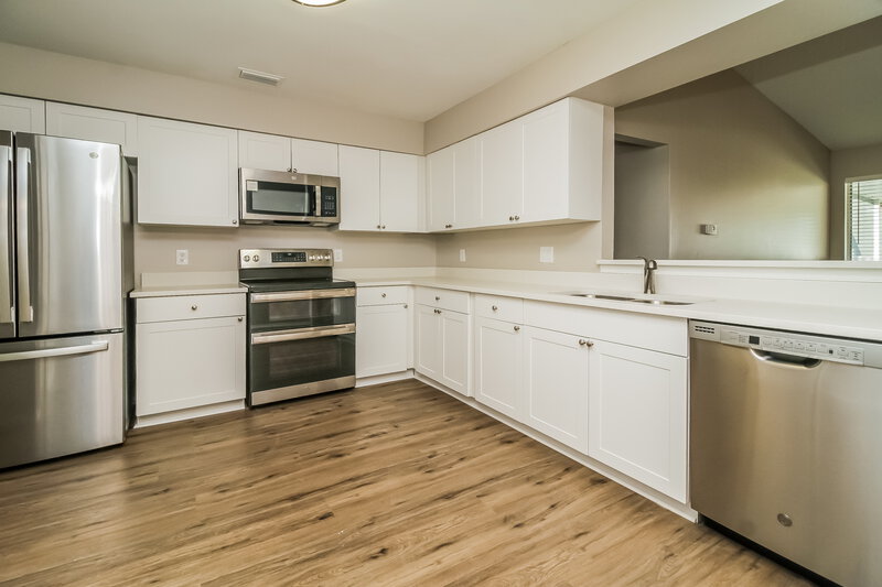 3,270/Mo, 1533 Colony Ave Kissimmee, FL 34744 Kitchen View 2