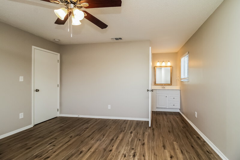 3,270/Mo, 1533 Colony Ave Kissimmee, FL 34744 Main Bedroom View 2