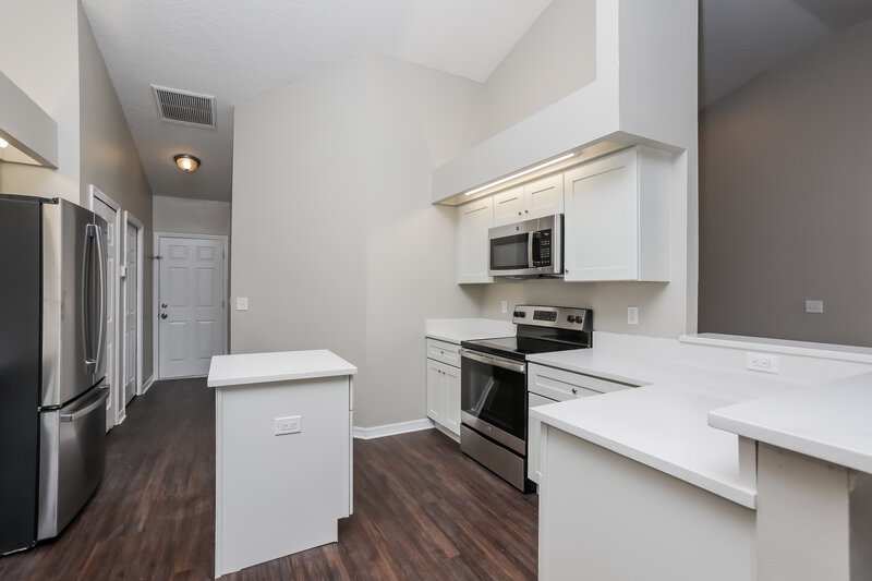 2,540/Mo, 4710 Marsh Harbor Dr Tavares, FL 32778 Kitchen View