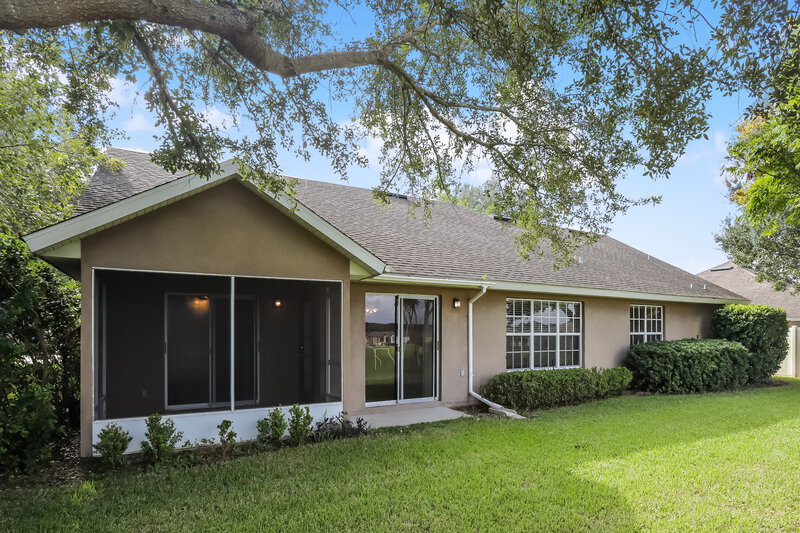 2,540/Mo, 4710 Marsh Harbor Dr Tavares, FL 32778 Rear View