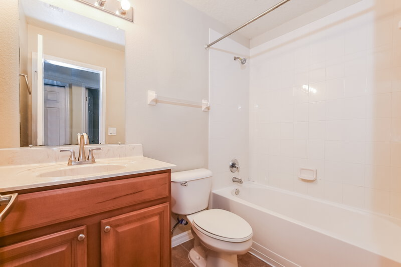 2,285/Mo, 4643 Lacebark Trl Oviedo, FL 32765 Bathroom View