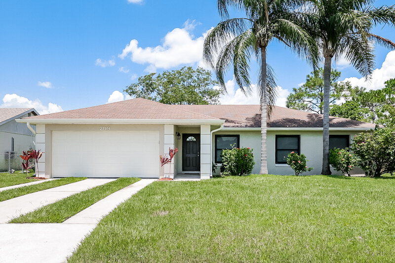 3,390/Mo, 209 E Cedarwood Cir Kissimmee, FL 34743 External View
