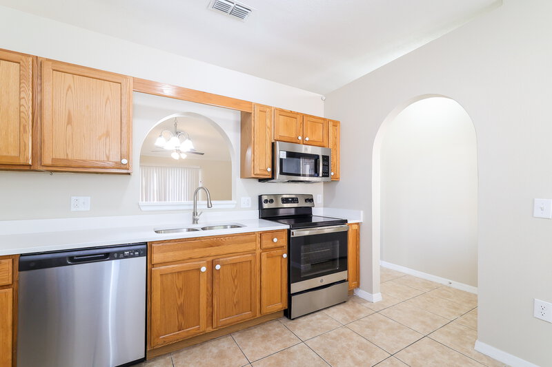 2,010/Mo, 15840 Wilkinson Dr Clermont, FL 34714 Kitchen View 3