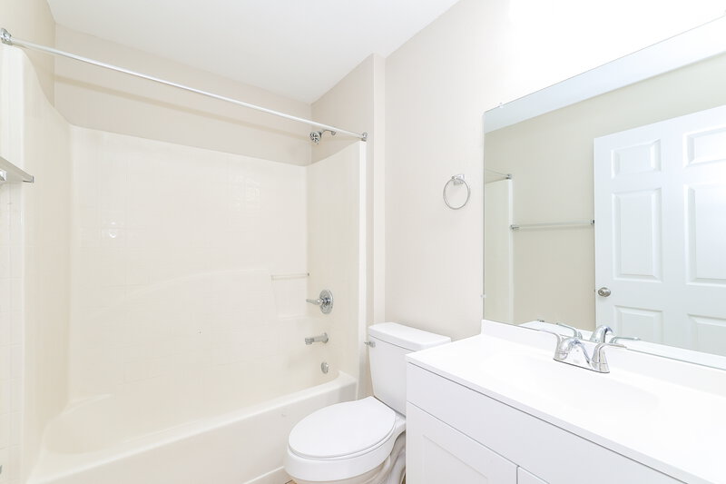 2,010/Mo, 15840 Wilkinson Dr Clermont, FL 34714 Bathroom View