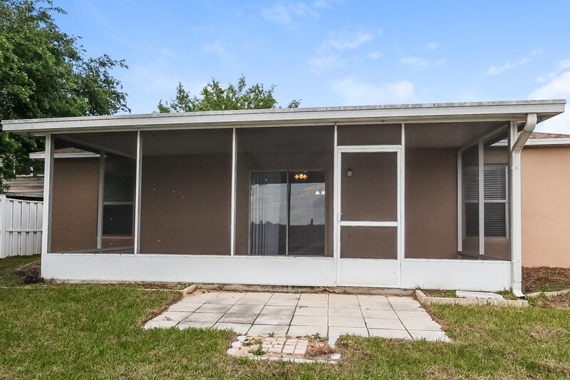 2,010/Mo, 15840 Wilkinson Dr Clermont, FL 34714 Rear View