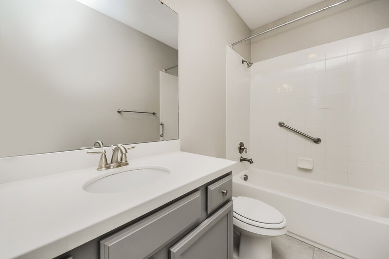 2,250/Mo, 4617 Tampico Way Sanford, FL 32773 Bathroom View