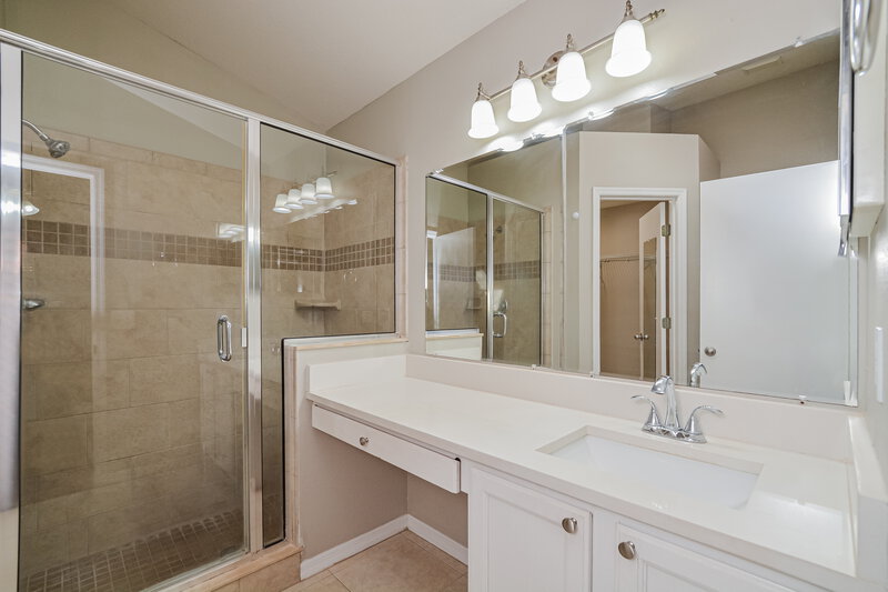 2,175/Mo, 832 Shell Ln Longwood, FL 32750 Main Bathroom View