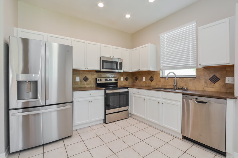2,095/Mo, 12833 Grand Bank Ln Orlando, FL 32825 Kitchen View 2