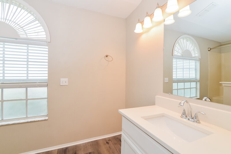 2,395/Mo, 1220 Twin Rivers Blvd Oviedo, FL 32766 Main Bathroom View
