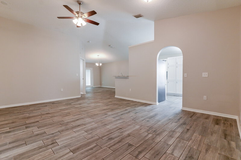 2,090/Mo, 341 Wekiva Chase Blvd Apopka, FL 32703 Living Room View 2