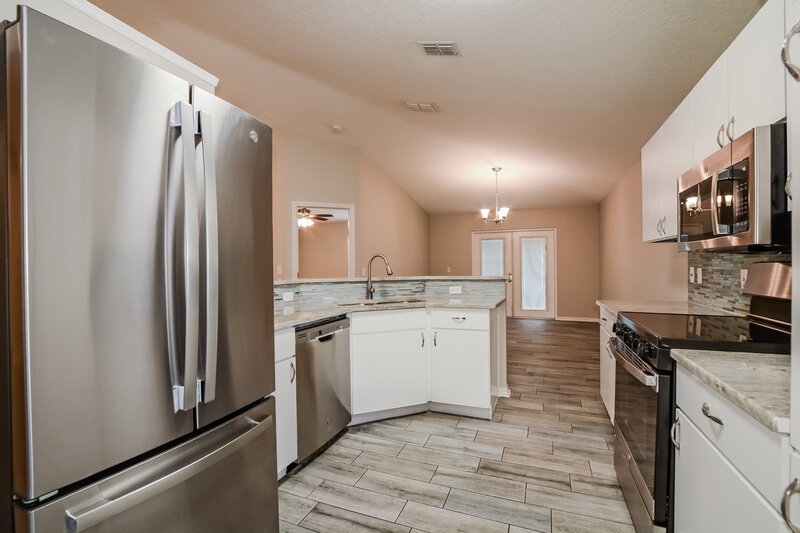 2,090/Mo, 341 Wekiva Chase Blvd Apopka, FL 32703 Kitchen View