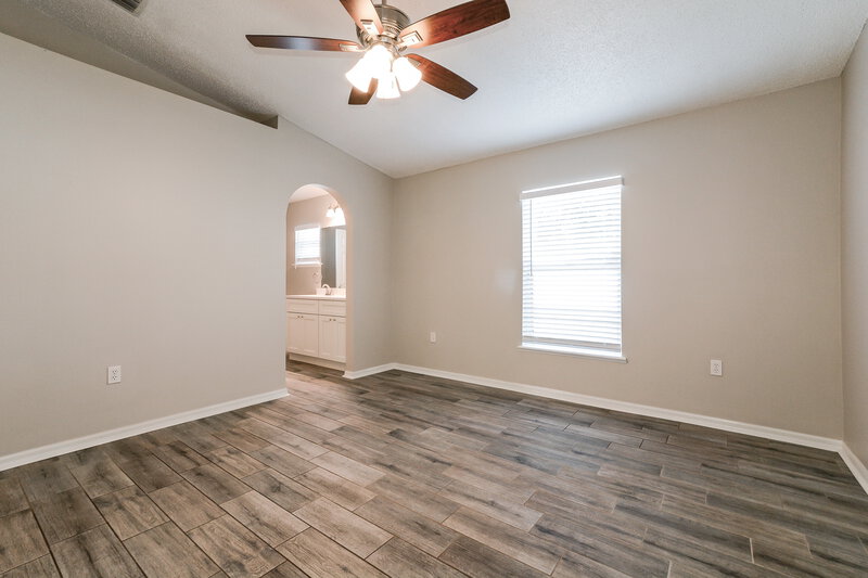 2,090/Mo, 341 Wekiva Chase Blvd Apopka, FL 32703 Main Bedroom View