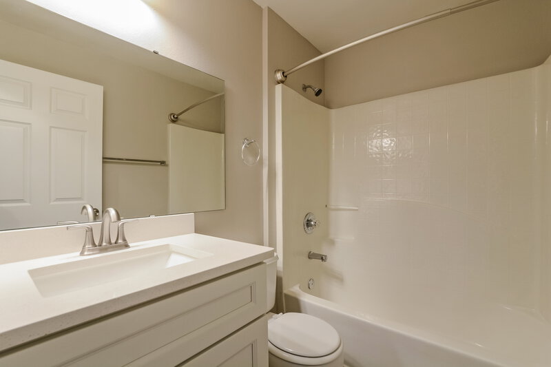 2,090/Mo, 341 Wekiva Chase Blvd Apopka, FL 32703 Bathroom View