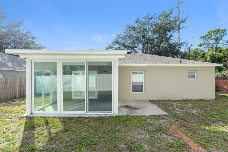 2,090/Mo, 341 Wekiva Chase Blvd Apopka, FL 32703 Rear View