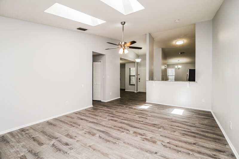 1,975/Mo, 1055 Alpug Ave Oviedo, FL 32765 Living Room View 2