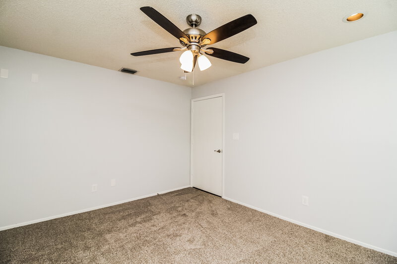 1,975/Mo, 1055 Alpug Ave Oviedo, FL 32765 Main Bedroom View 2
