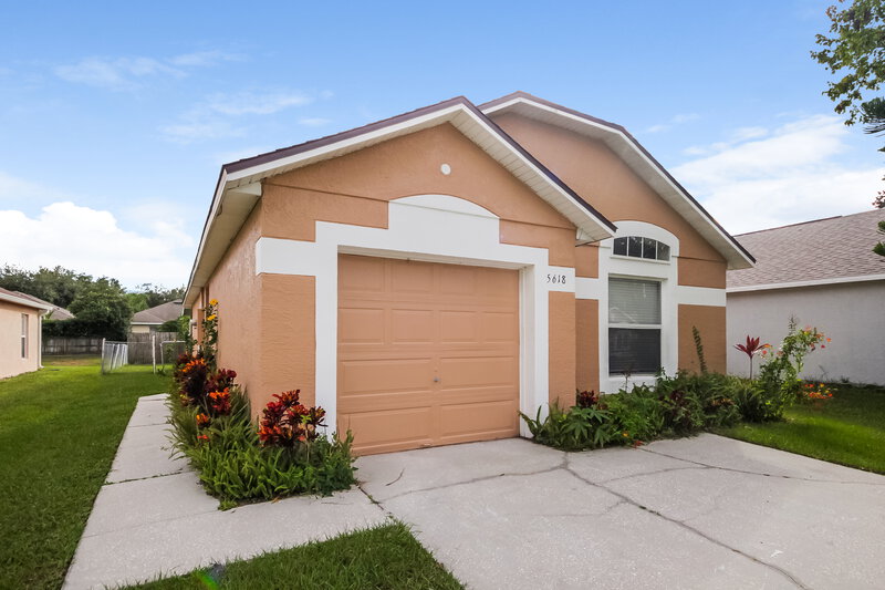 2,810/Mo, 5618 New Cambridge Rd Orlando, FL 32810 External View