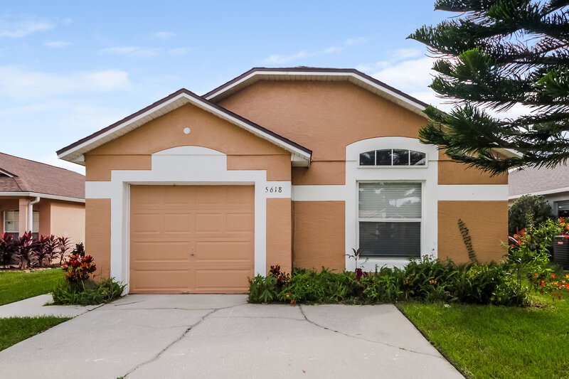 2,810/Mo, 5618 New Cambridge Rd Orlando, FL 32810 Front View