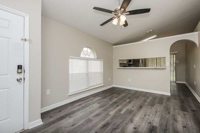 2,810/Mo, 5618 New Cambridge Rd Orlando, FL 32810 Living Room View