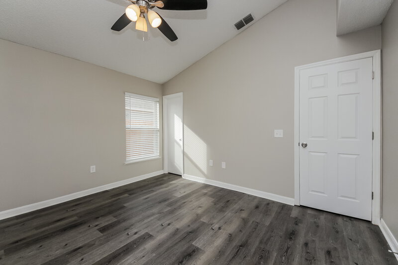 2,810/Mo, 5618 New Cambridge Rd Orlando, FL 32810 Main Bedroom View 2