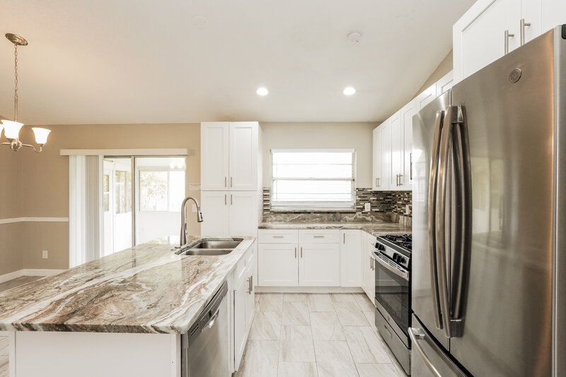 2,685/Mo, 2767 Muscatello St Orlando, FL 32837 Kitchen View 2