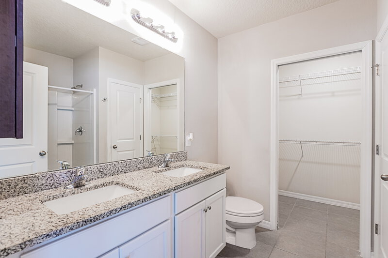 2,590/Mo, 1042 Dudley Dr Kissimmee, FL 34758 Main Bathroom View