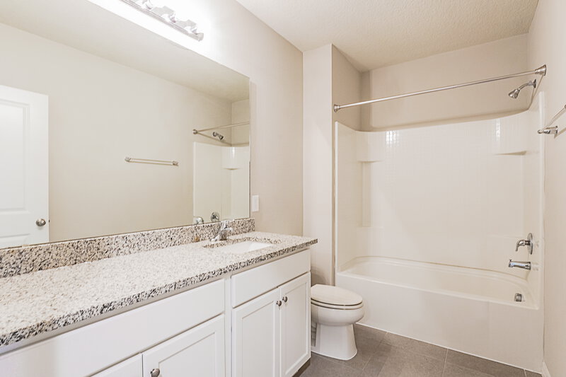 2,590/Mo, 1042 Dudley Dr Kissimmee, FL 34758 Bathroom View
