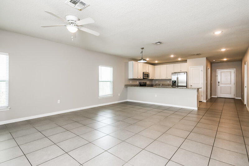 1,910/Mo, 108 Milton Pl Kissimmee, FL 34758 Living Room View 2