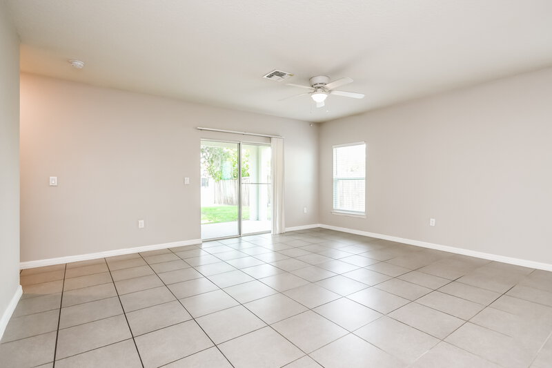 1,910/Mo, 108 Milton Pl Kissimmee, FL 34758 Living Room View 3