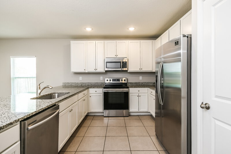 1,910/Mo, 108 Milton Pl Kissimmee, FL 34758 Kitchen View