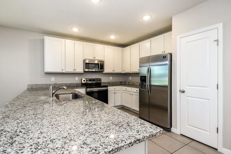 1,910/Mo, 108 Milton Pl Kissimmee, FL 34758 Kitchen View 2