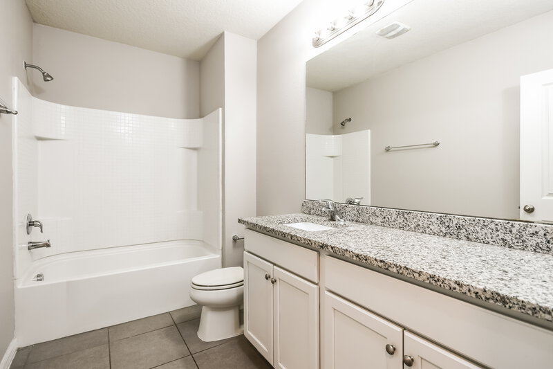 1,910/Mo, 108 Milton Pl Kissimmee, FL 34758 Bathroom View
