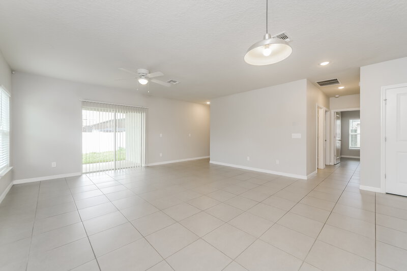 1,945/Mo, 11 Catalina Ct Kissimmee, FL 34758 Dining Room View 2