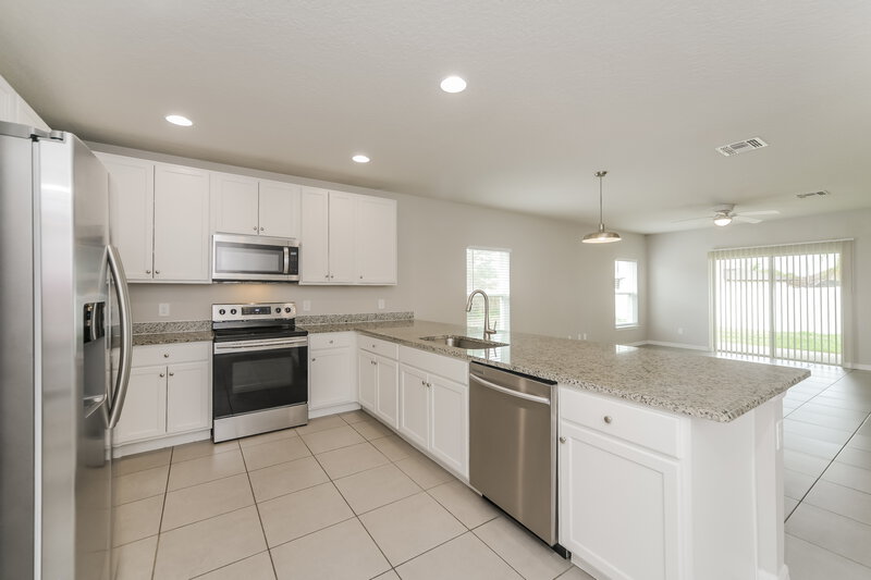1,945/Mo, 11 Catalina Ct Kissimmee, FL 34758 Kitchen View