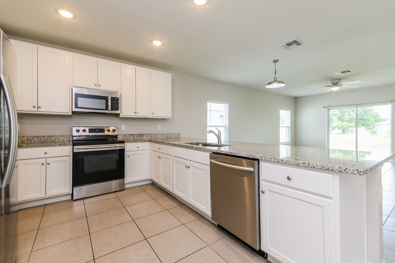 1,795/Mo, 1112 Najac Ln Kissimmee, FL 34759 Kitchen View 2