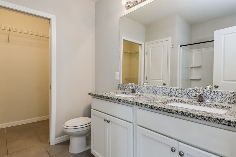 1,895/Mo, 117 Talavera Ln Kissimmee, FL 34758 Bathroom View