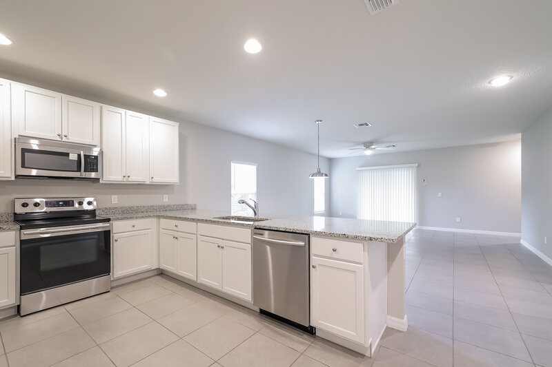 2,880/Mo, 1201 Croydon Cir Kissimmee, FL 34758 Kitchen View