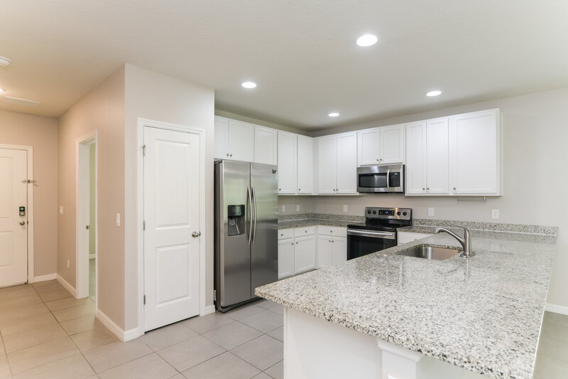 1,830/Mo, 1201 Croydon Cir Kissimmee, FL 34758 Kitchen View 2