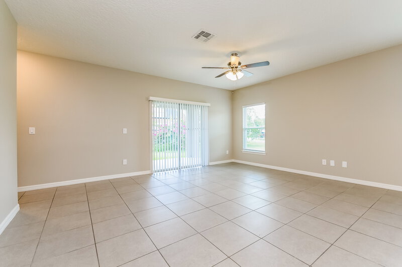 2,380/Mo, 126 Briarcliff Dr Kissimmee, FL 34758 Living Room View 2