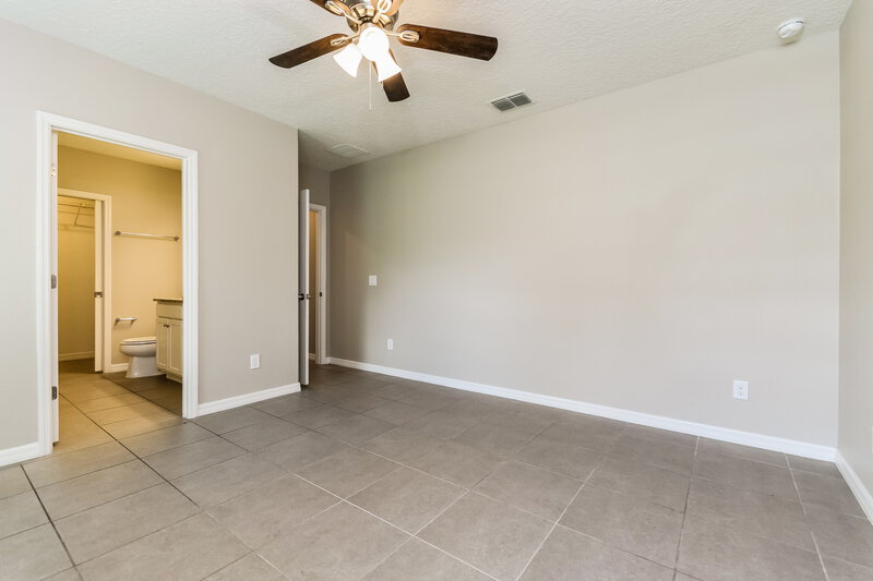 2,380/Mo, 126 Briarcliff Dr Kissimmee, FL 34758 Main Bedroom View 2